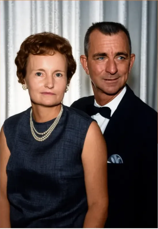 Hand-restored discoloured photograph, the after side of a MemoryCherish before-and-after